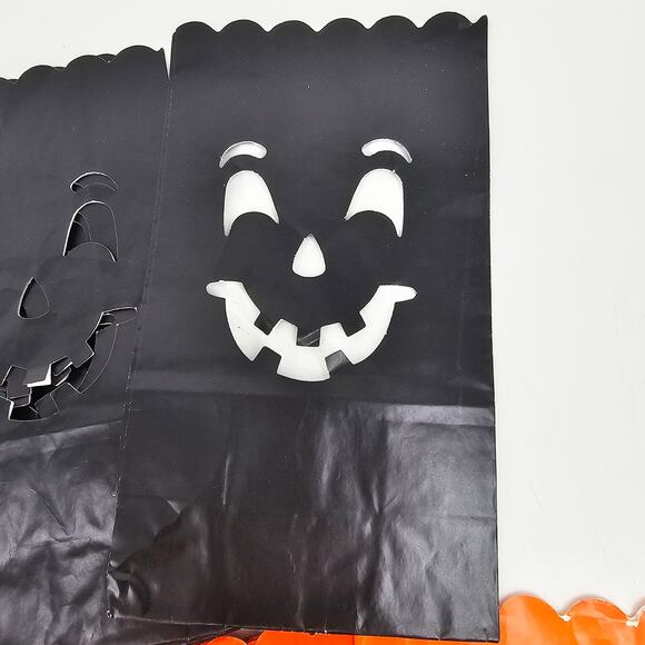 Vintage Halloween Bags Orange Black Jack-O-Lantern Die Cut Candle Bags Lot of 30 - Picture 3 of 10
